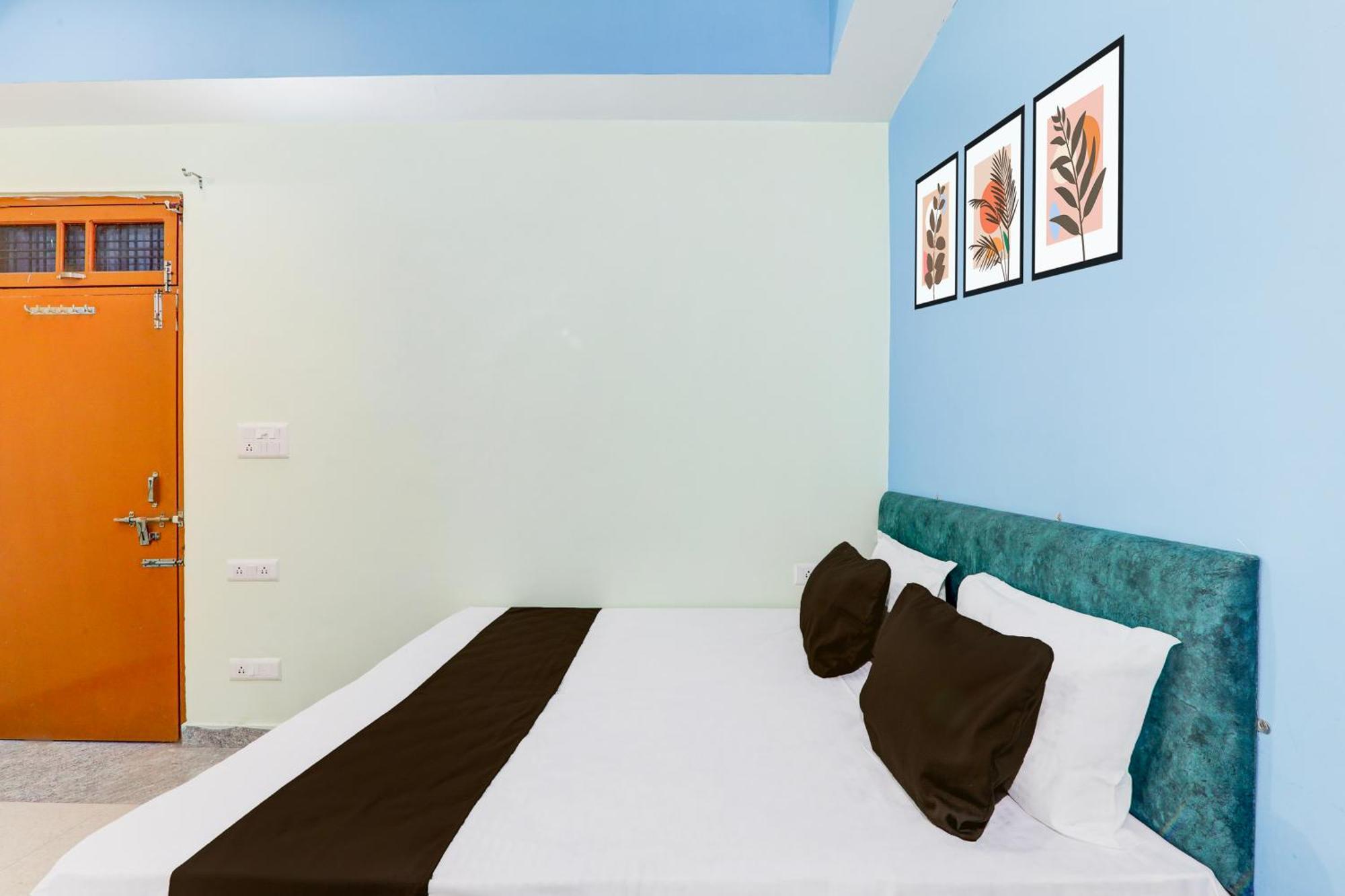 Hotel Super Townhouse Gujranwala Town Near Model Town Metro Station